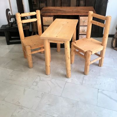 STOL IZ OKROGLIC NIZEK
